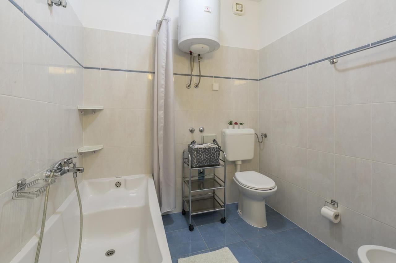 Family Apartment Romina Врсар Екстер'єр фото